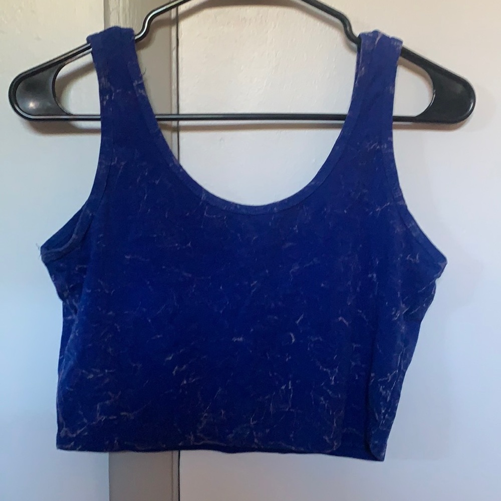 Blue and gray marbled crop top